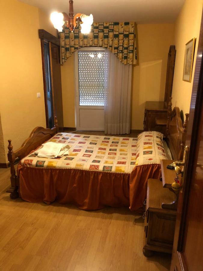 Hostal El Escudo Cilleruelo de Bezana Exterior foto